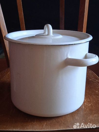 Кастрюля эмалированная новая