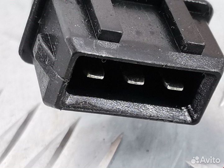 Датчик коленвала Audi A4 B5 1998 028907319B