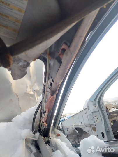 Шторка безопасности правая Mazda 6 GG