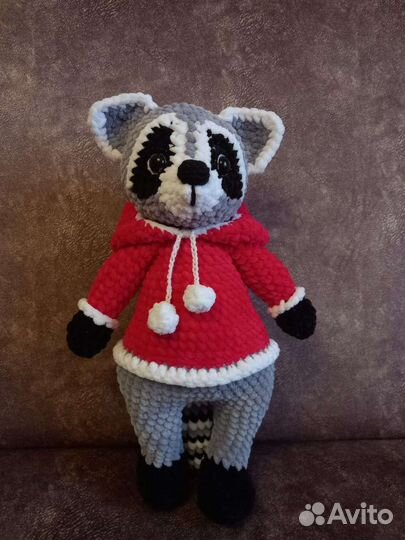 Плюшевый енот