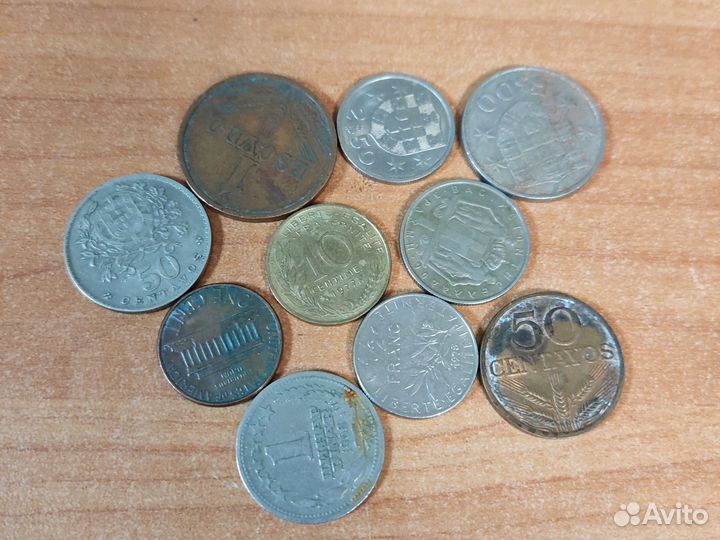 10 разных монет