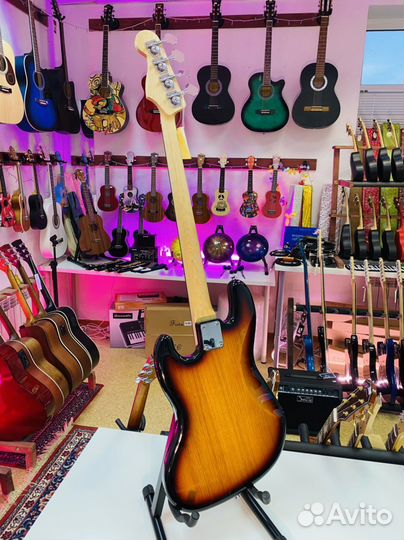 Бас гитара Homage Новая