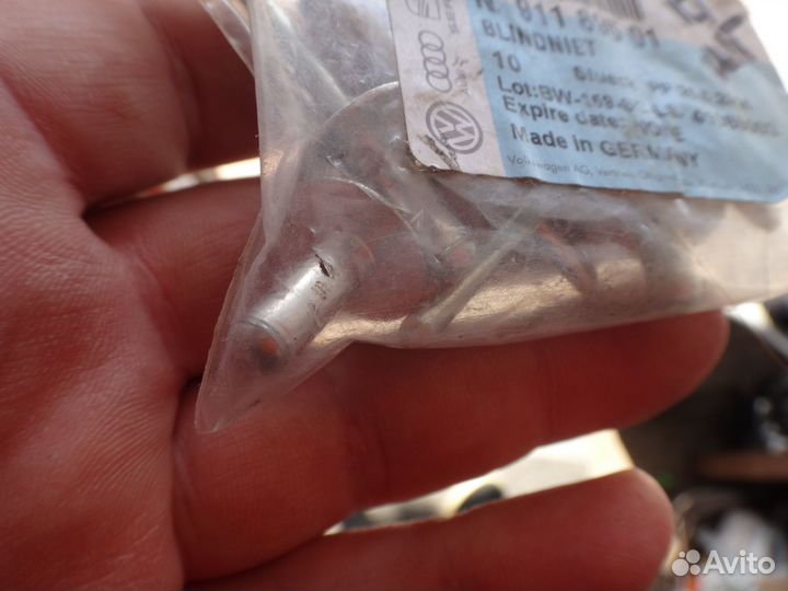 Фольцваген Заклепка Volkswagen VAG 91189501