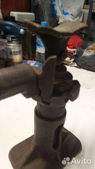 Домкрат 2 тонны