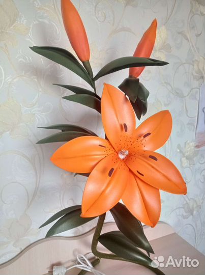 Лилия светильник