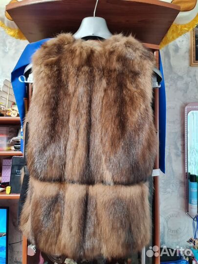 Жилетка меховая женская
