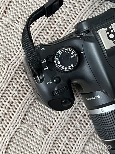 Зеркальный фотоаппарат Canon EOS 550D