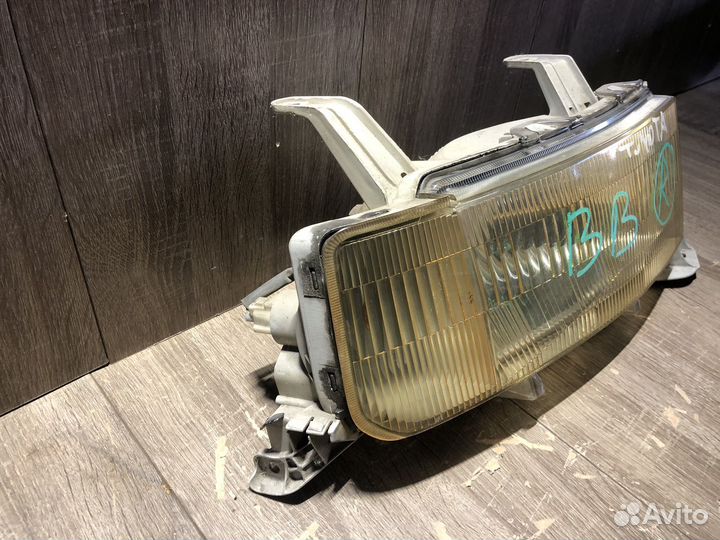 Фара правая Toyota BB NCP30 NCP31 NCP34 NCP35