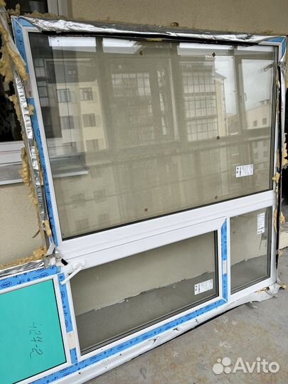 Дверь пластиковая с окном