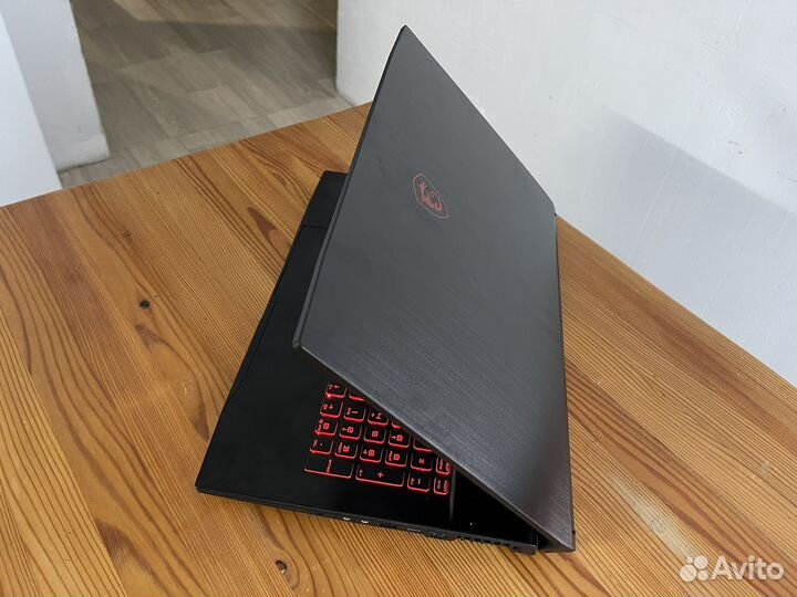 Игровой ноутбук MSI GF75 Thin 9scsr-452RU