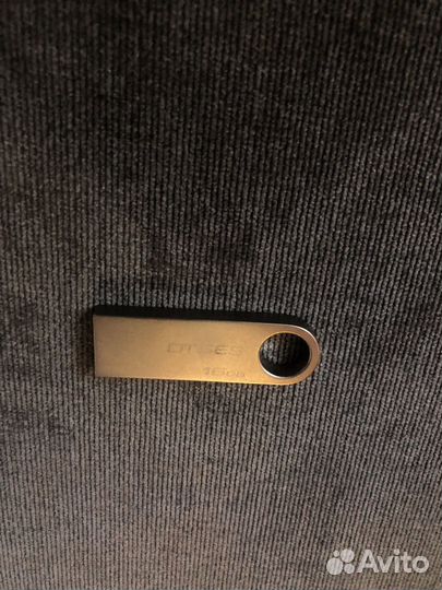 Флешка на 16гб