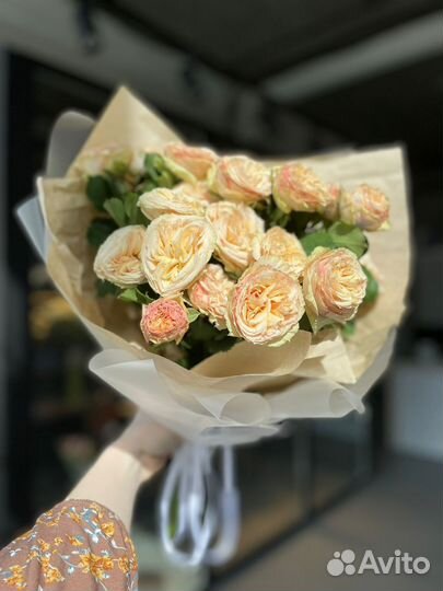 Букет кустовых роз