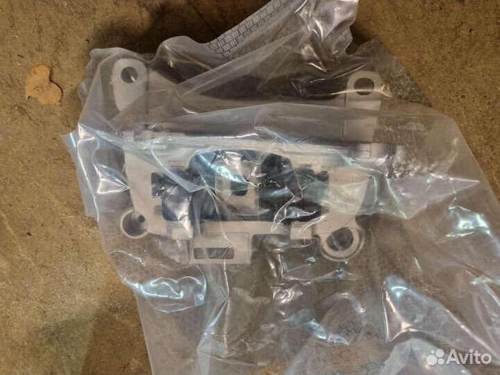 Подушка двс левая\ Renault Megane III