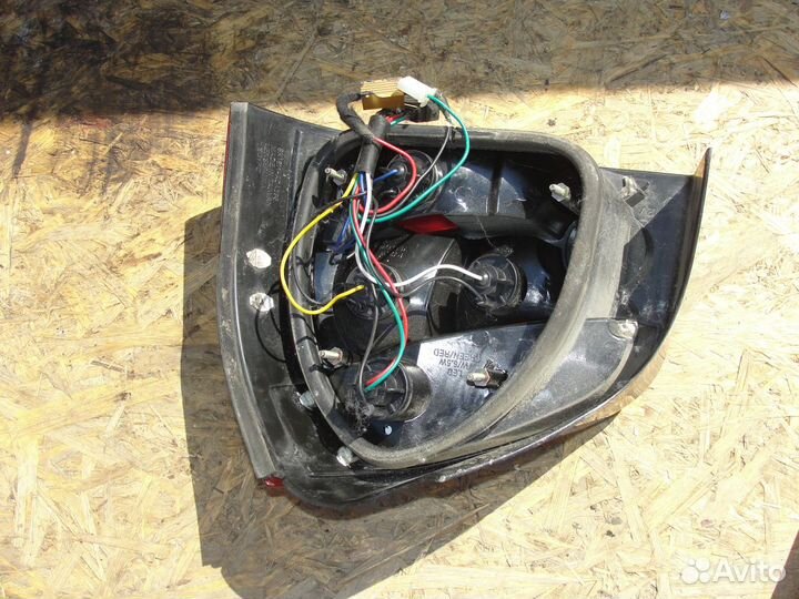 Фонарь задний левый Audi A3 8L тайвань с дефектом