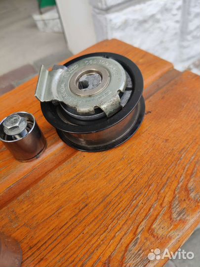 Комплект роликов натяжителей VW passat B6 FSI 2.0