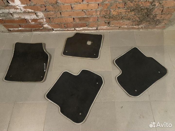 Автомобильные коврики б/у Discovery Sport