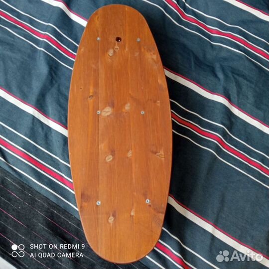 Деревянная полочка с крючком