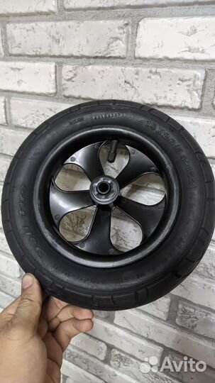 Новое переднее колесо на коляску Riko