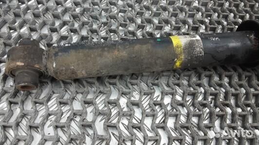 Амортизатор задней балки toyota avensis T27 (DBG23