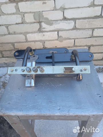 Замок врезной с ручкой