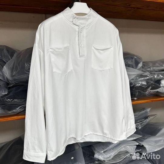 Рубашка This Vetements-type shirt is perfect for a