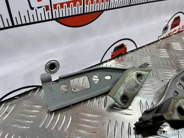 Петли капота (пара) Ford Fusion