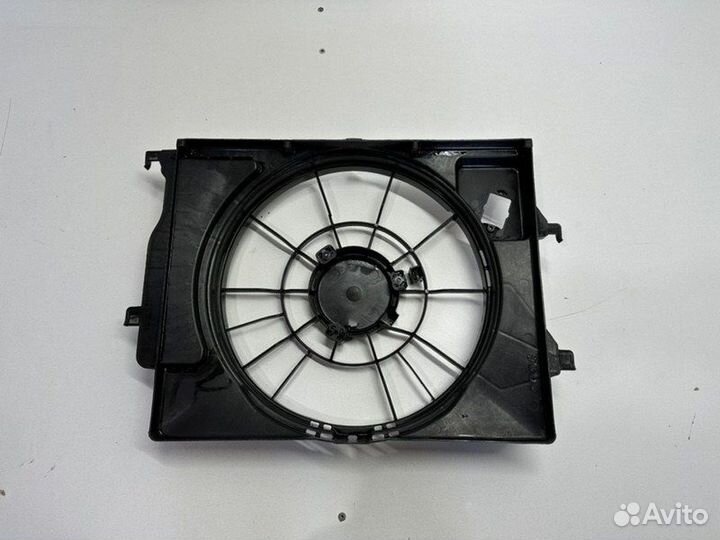 Кожух вентилятора передний Hyundai Solaris 2