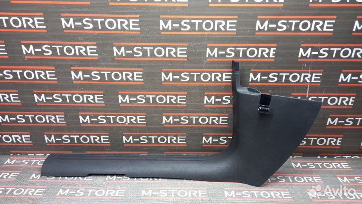 Накладка на порог салона передняя левая Audi Q5 8R