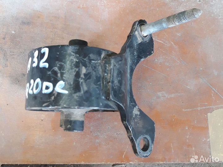 Подушка двигателя Nissan Cefiro a32 vq20de