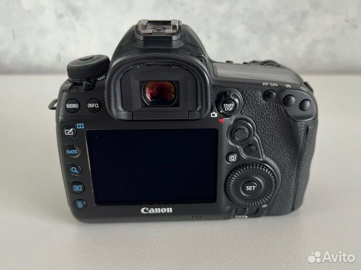 Зеркальный фотоаппарат canon 5D mark IV