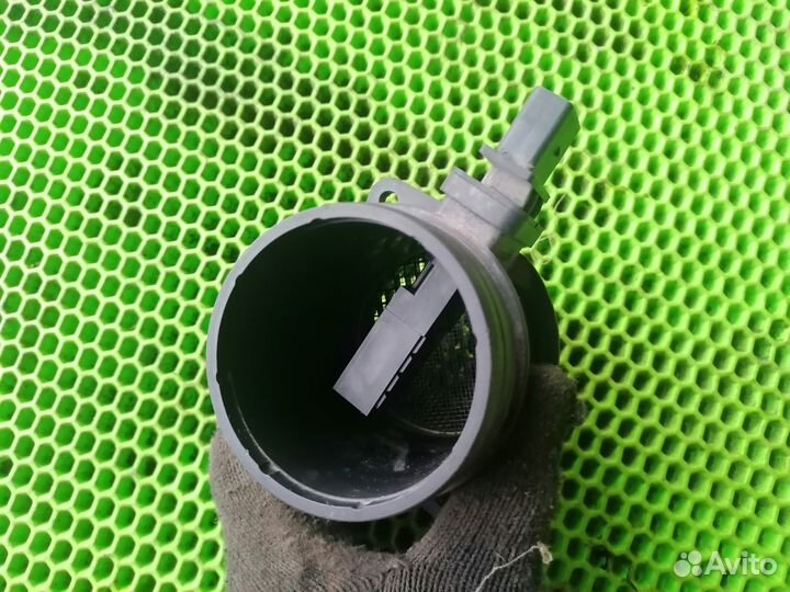 Патрубок дмвр расходомер на VW Passat B7 CC TDI