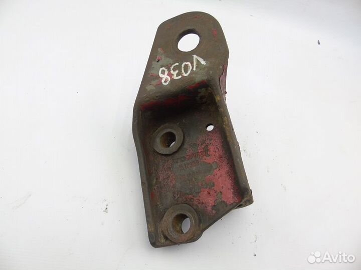 Кронштейн стабилизатора, ведущего моста, правый ни