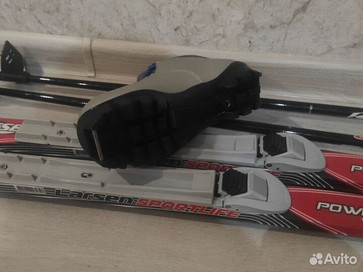 Новые беговые детские лыжи и ботинки р.31