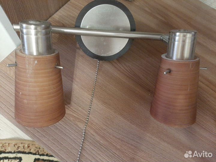 Светильник с двумя лампами