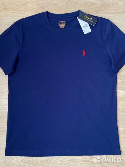 Футболка, шорты и кепка