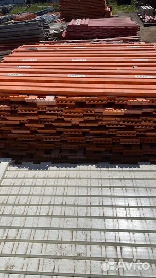 Гравитационные стеллажи на склад