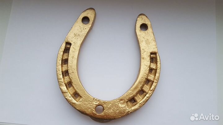 Подкова кованная, золотая новая