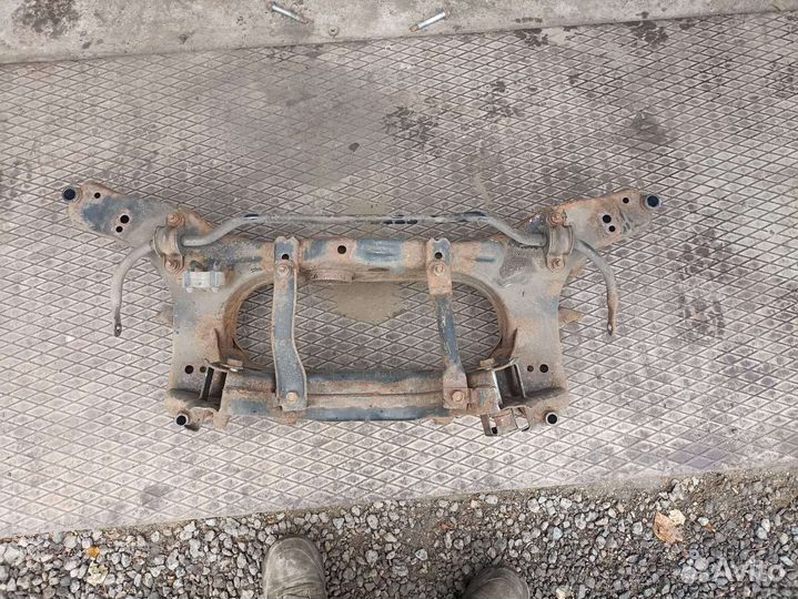 Подрамник задний Nissan Qashqai J10 06-13г 2WD