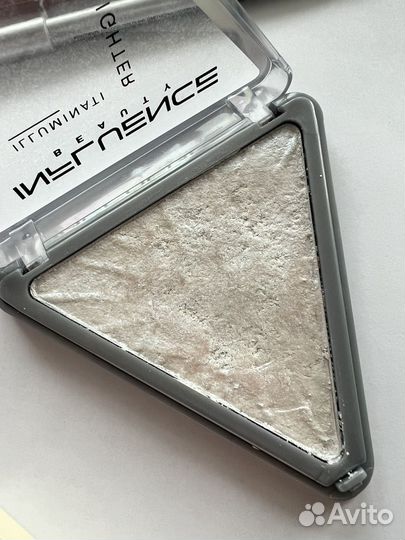 Карандаши тени хайлайтер Influence vivienne sabo