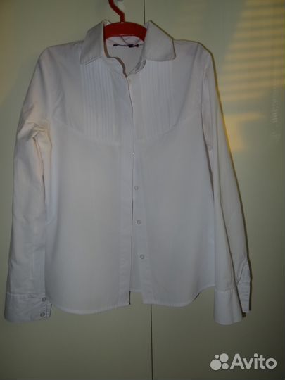 Белая школьная блузка