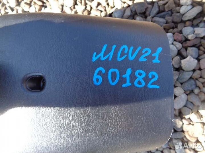 Кожух рулевой колонки Toyota Windom MCV21 2MZ-FE