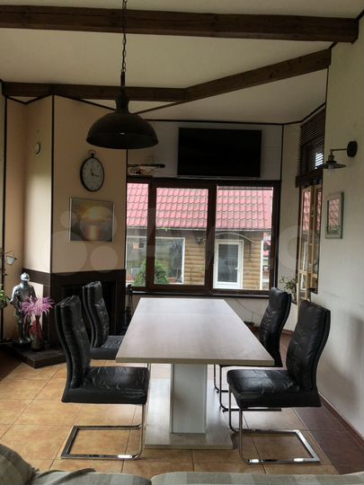 Дом 200 м² на участке 12 сот.