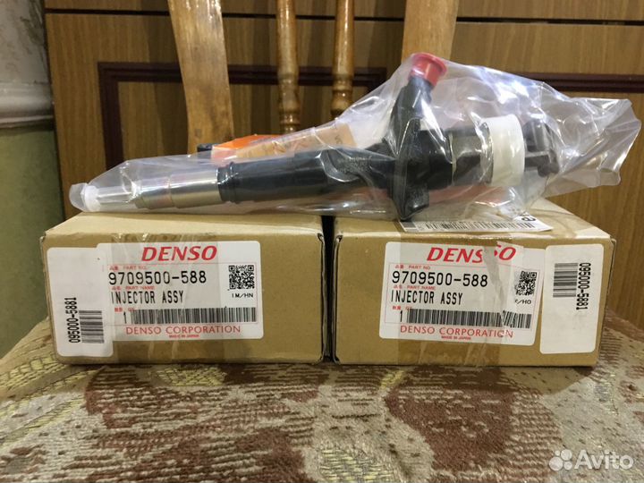 Топливная форсунка (дизельная) denso на toyota hia