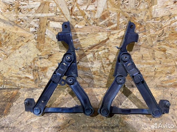 Петли капота пара перед. Mercedes-Benz E-klasse