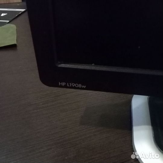 Монитор HP l1908w