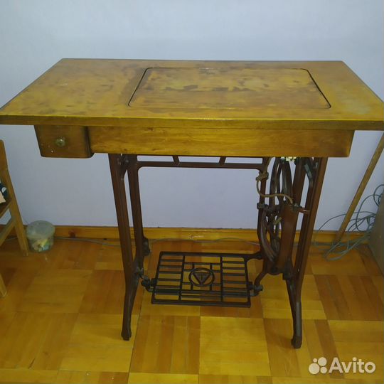 Швейная машина tikka