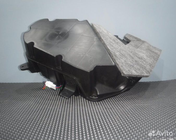 Hyundai ix35 Сабвуфер