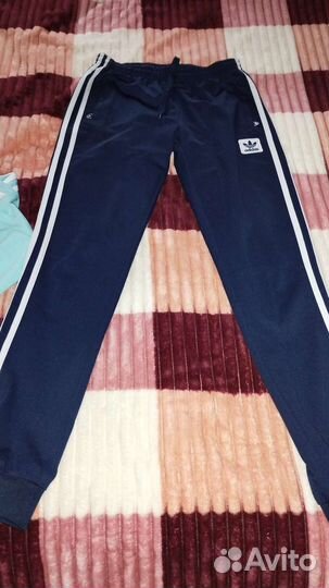 Женский спортивный костюм