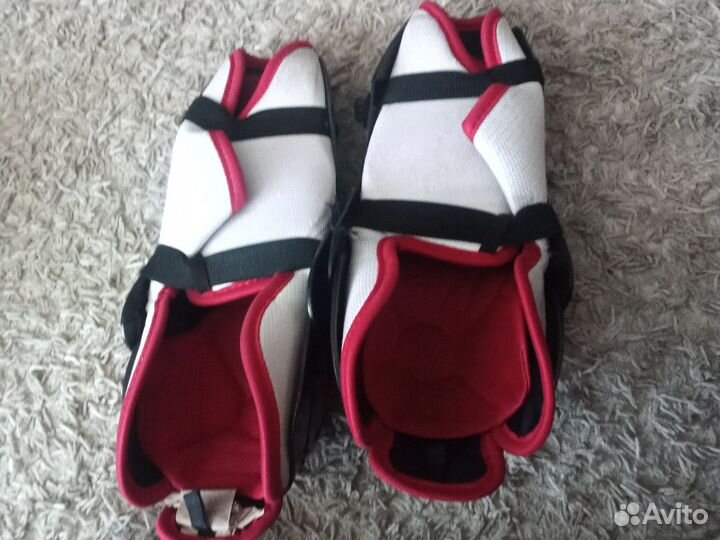 Хоккейные наколенники