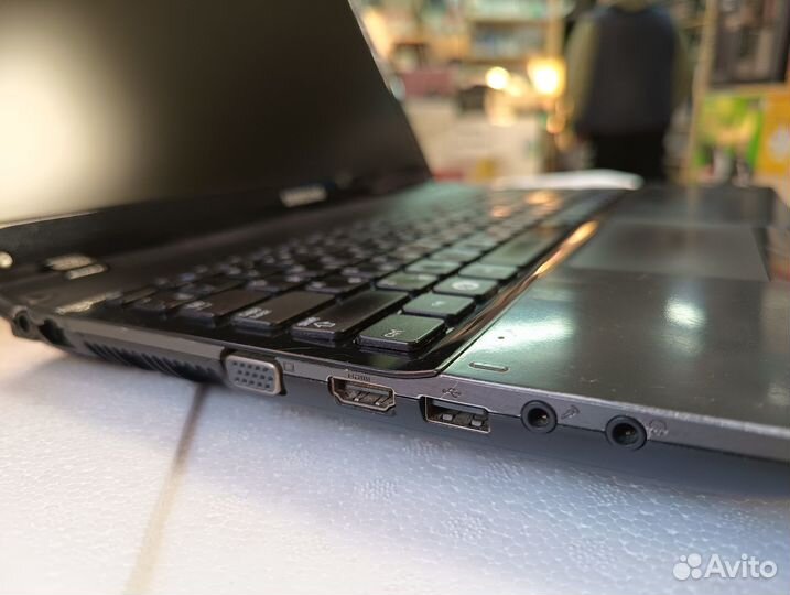 Ноутбук Samsung NP300E5A Core i3-2350M SSD HDD